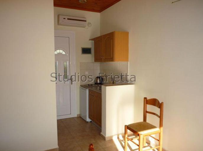 Erietta Studios Σβορωνάτα Δωμάτιο φωτογραφία